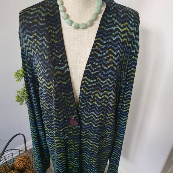 The Travel Collection Cardigan - Picture 3 of 12